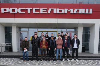 Студенты Ставропольского аграрного посетили дилерский центр 